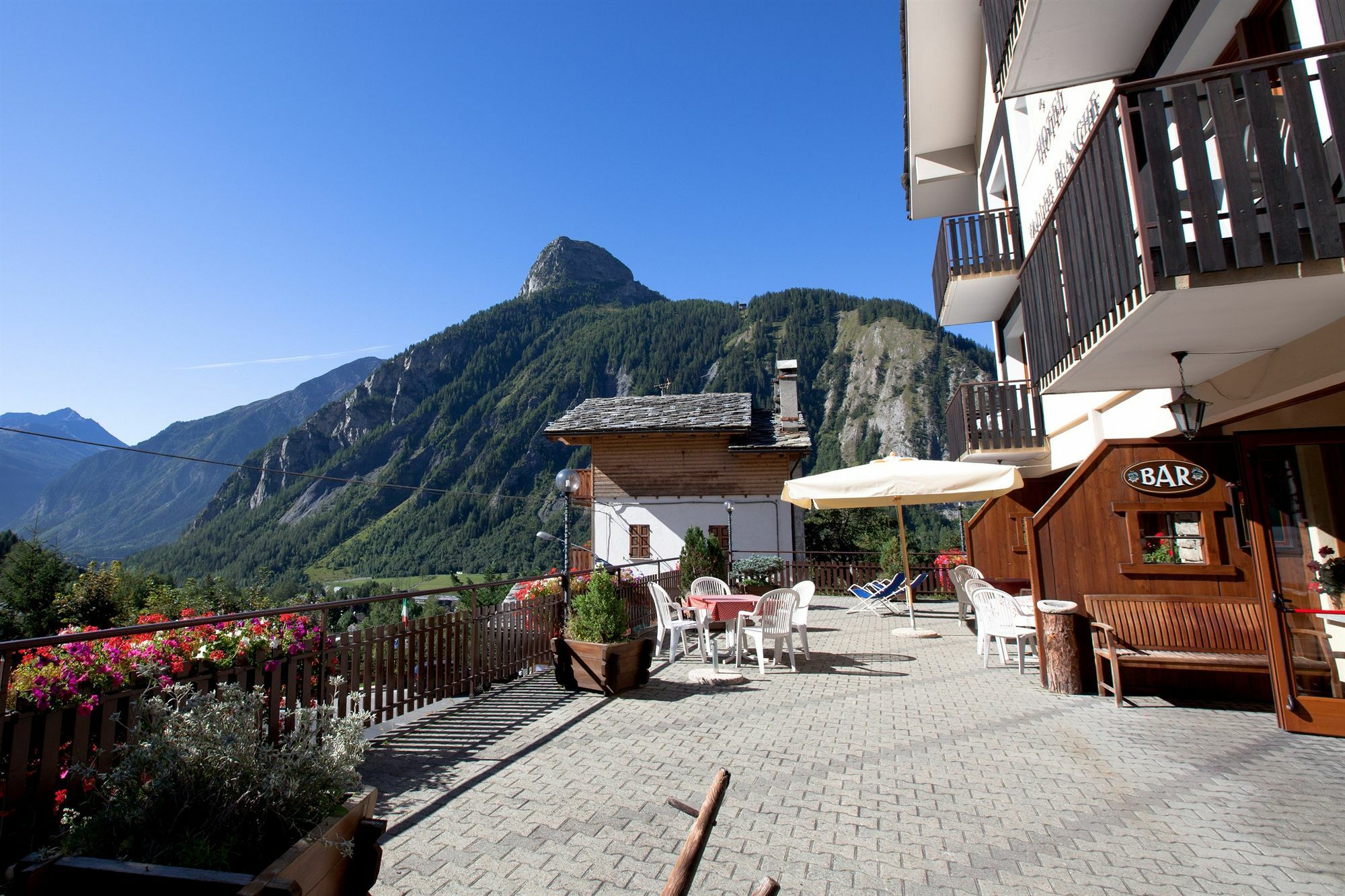 Hotel Vallee Blanche Courmayeur Exterior photo